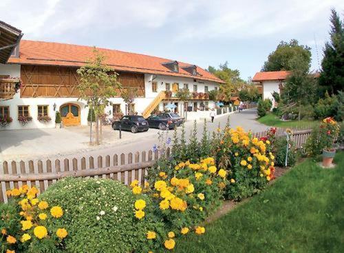 Gasthof & Hotel Jaegerwirt Aufhofen Eksteriør bilde