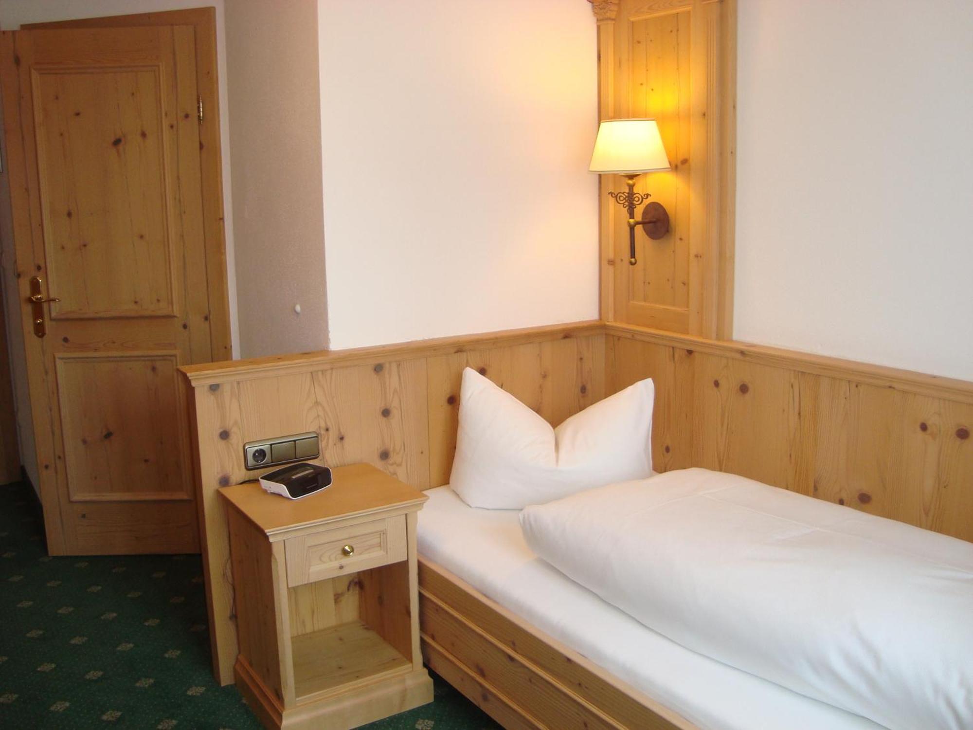 Gasthof & Hotel Jaegerwirt Aufhofen Eksteriør bilde